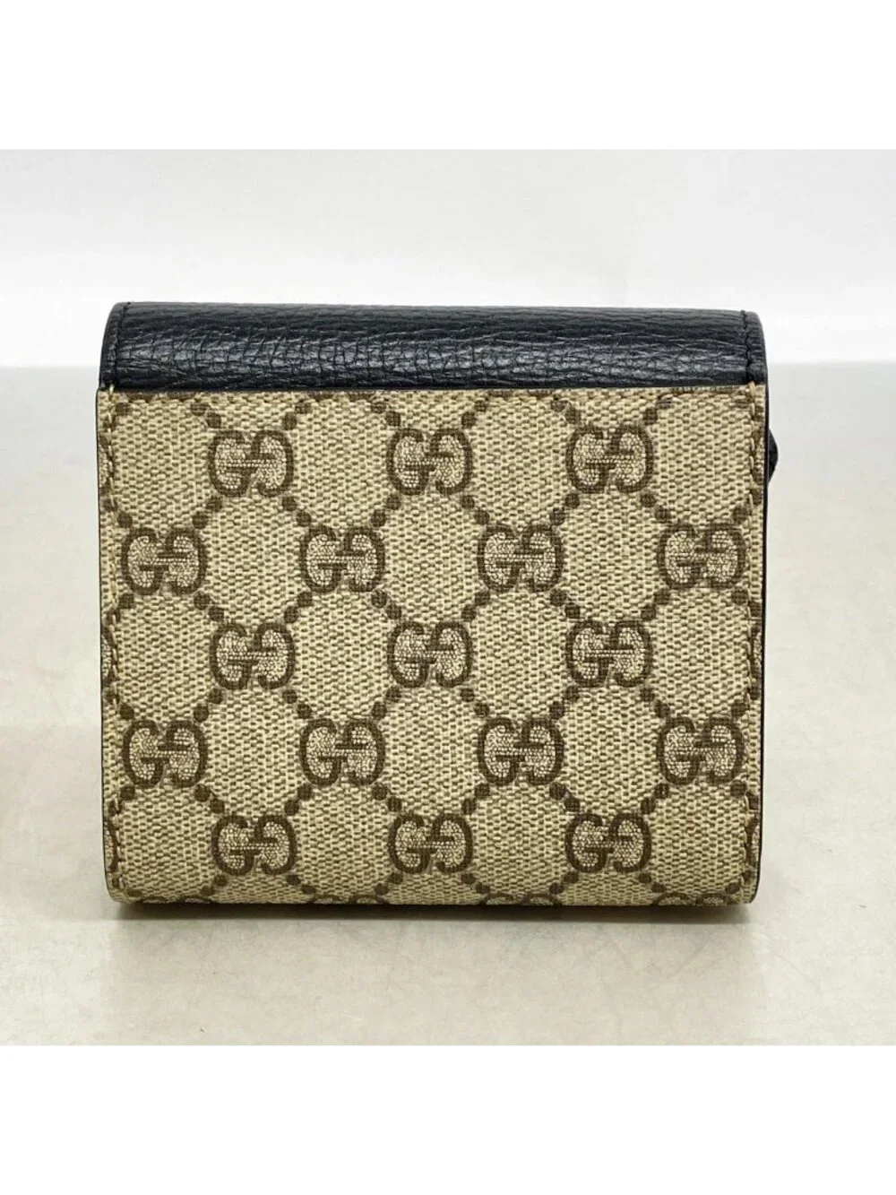 Gucci wallet gg